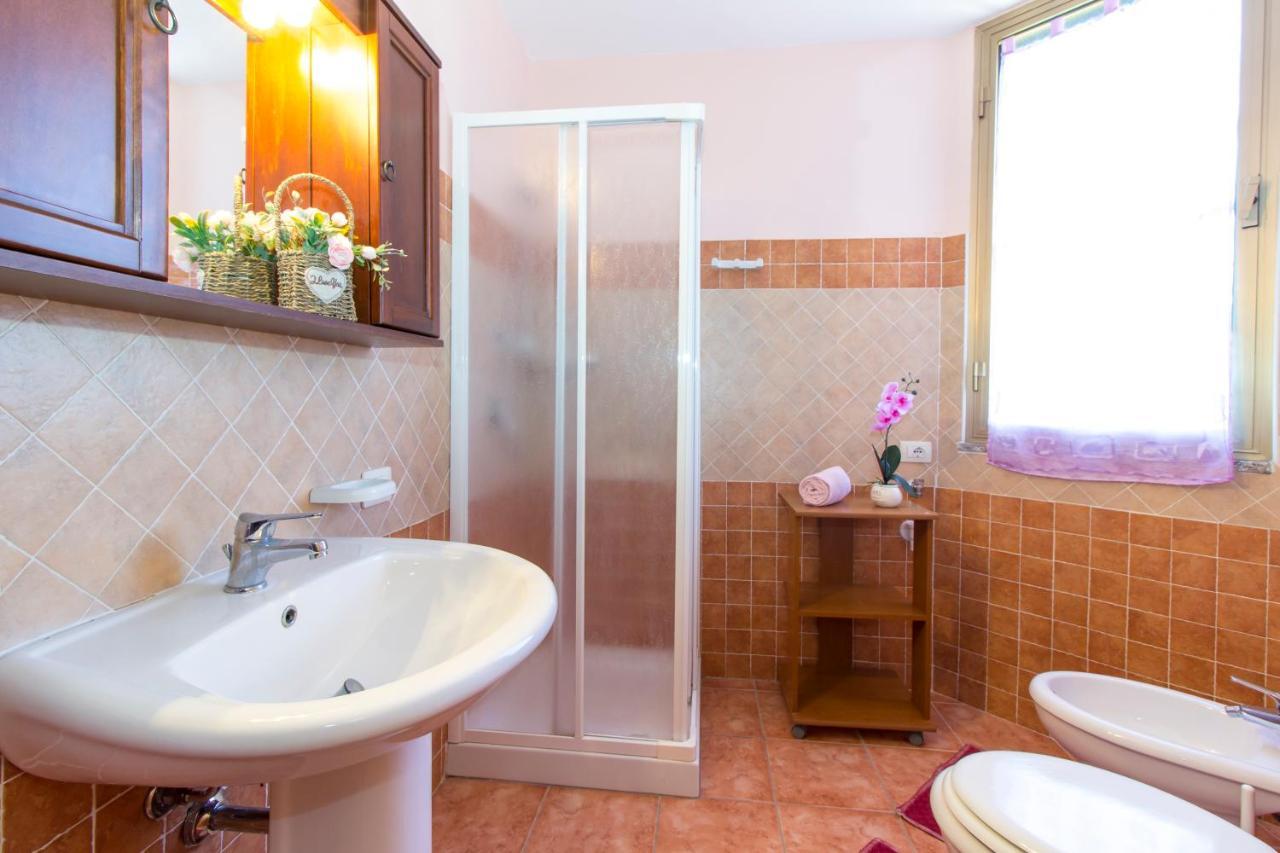 Appartamenti In Villa Con Ampio Giardino Esterno Posada  Exteriör bild