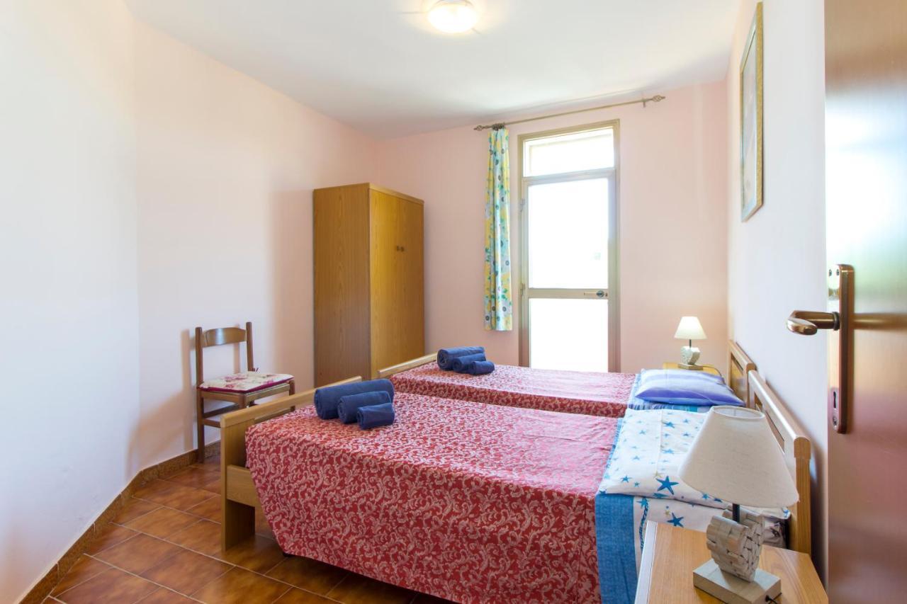 Appartamenti In Villa Con Ampio Giardino Esterno Posada  Exteriör bild